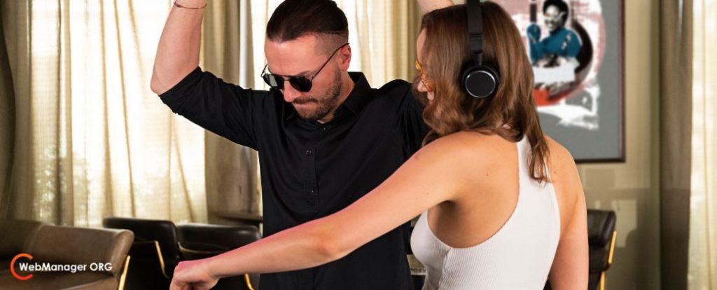 איך בוחרים די ג'יי לחתונה ובצד שמאל למטה לוגו אתר blog.webmanager